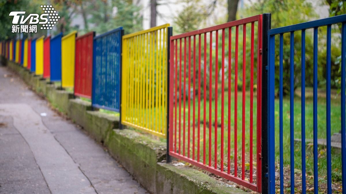 日幼兒園師生「走斑馬線過馬路」!70多歲婦開車衝撞 6人受傷