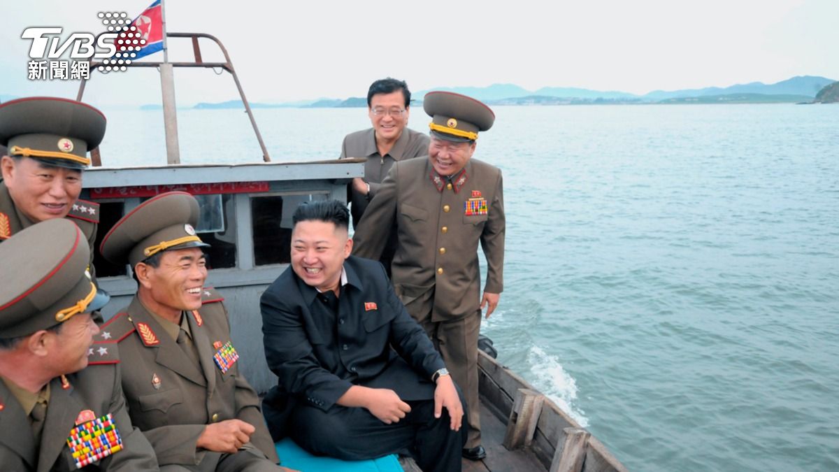 金正恩水上樂園!豪華郵輪被拍到 配「泳池、滑水道」爽避暑