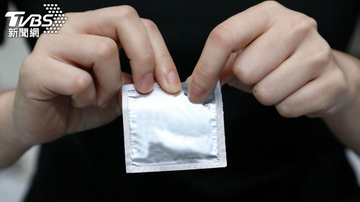 男約啪「沒戴套」發燒肌肉痛到睡不著！　醫驚：確診1病毒