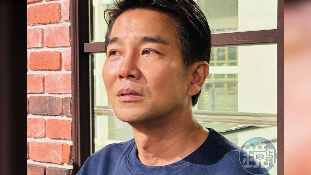 謝承均母吐血昏迷　他談生死難關哽咽：哭到「無法簽字」