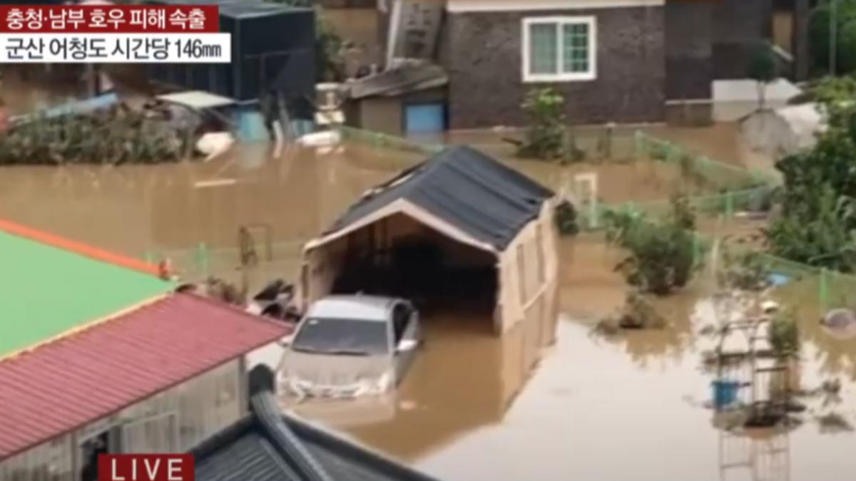 韓國9日晚間的大雨，已導致至少4人死亡。（圖／翻攝自韓聯社YT頻道）