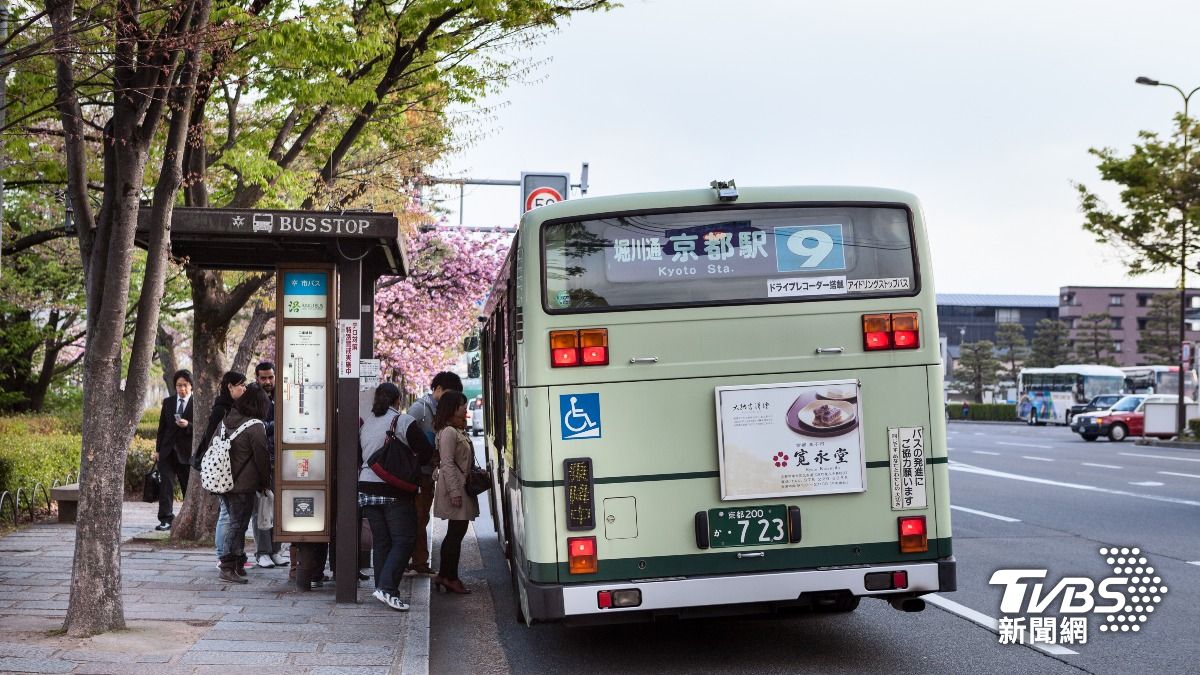 京都公車晚上也常遲到?網友貼一照片嘆「真正理由」
