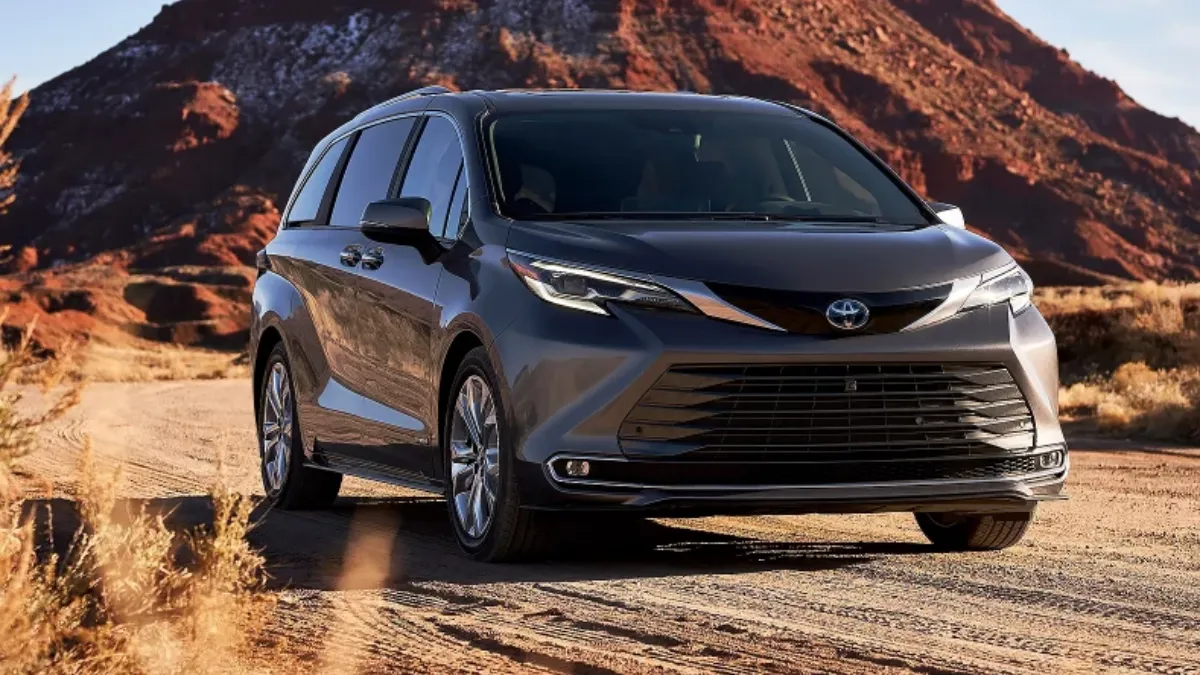 Toyota總代理宣告召回Sienna,改正前座氣囊感測器可能遭水氣入侵問題。(圖/Toyota提供)