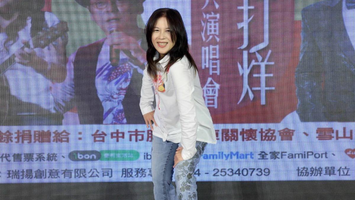 〈魯冰花〉56歲原唱現身曝「已婚真相」　談已逝恩師哽咽了