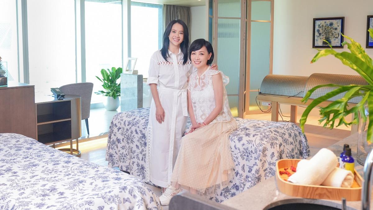 寶媽和女兒曾寶儀一起出席記者會。（圖／瑞醫SWISSPA提供）