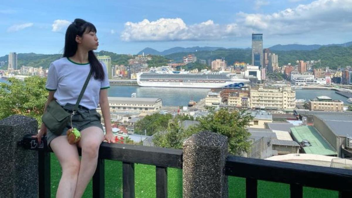高嘉瑜親吻基隆港!萬人按讚高喊「市長好」 網揪1關鍵:輪不到她