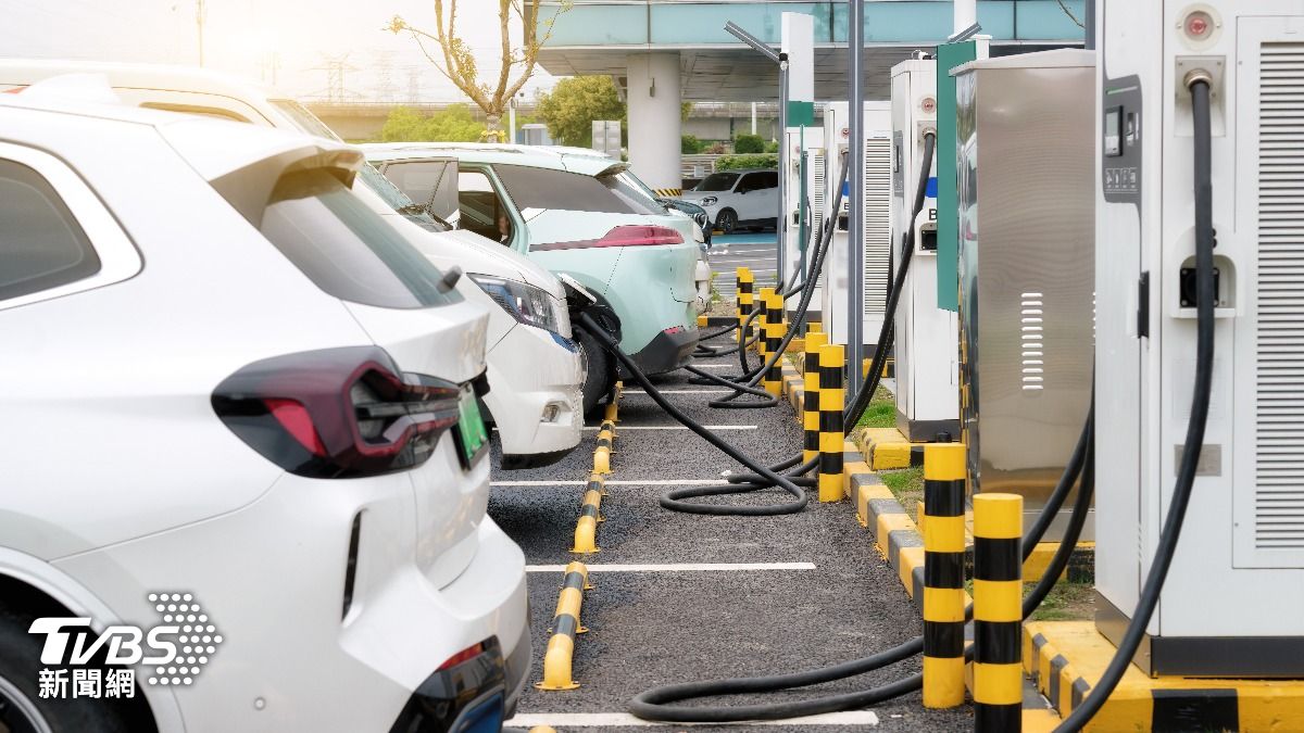 中國新能源汽車成長幅度驚人 上半年產量年增34.3%