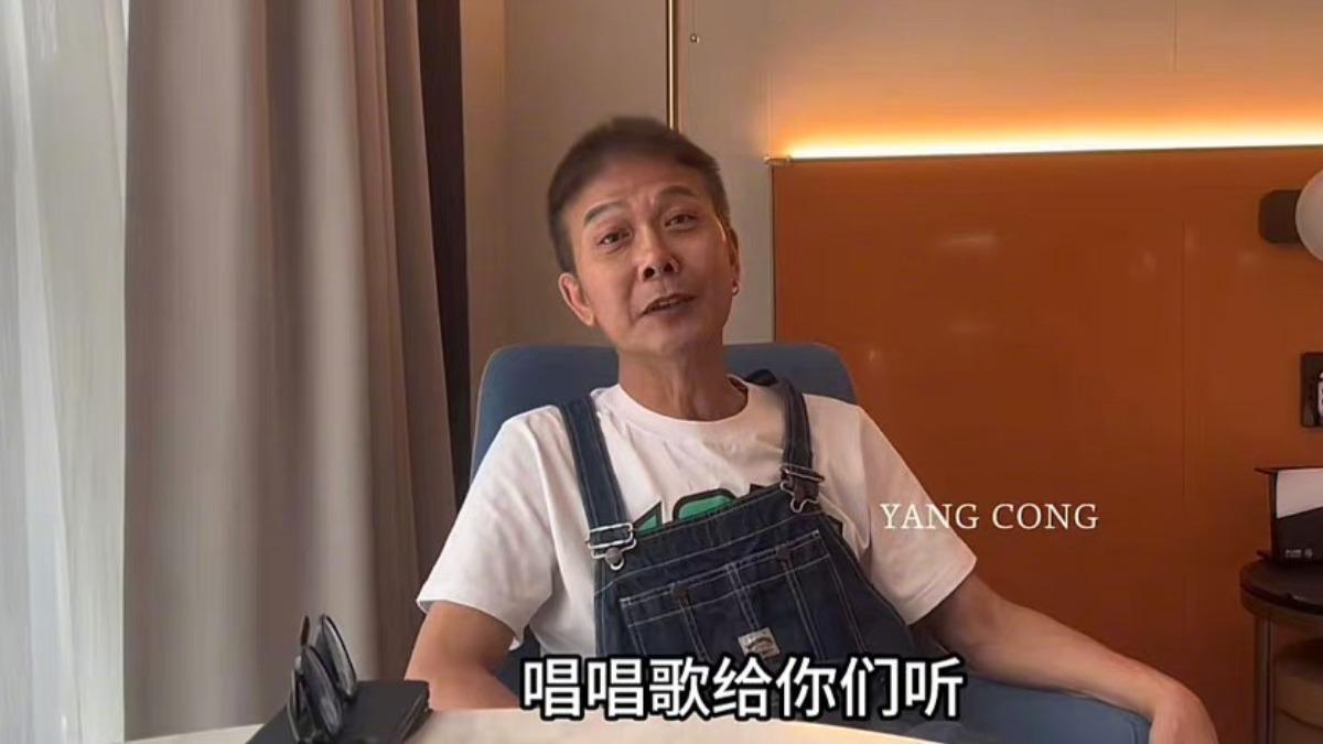 錢小豪否認罹癌,剃髮是因為發現頭頂有黑斑,需要剃光頭化驗。(圖/翻攝自微博)