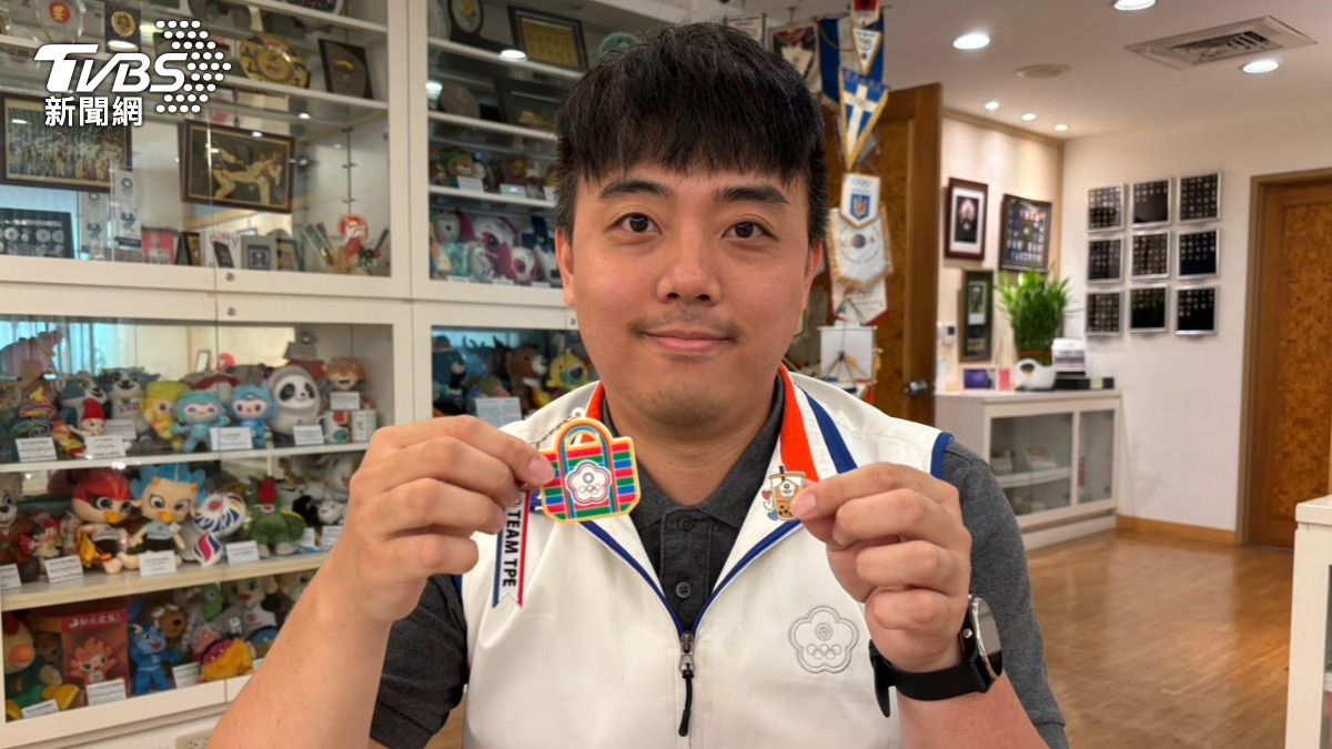 奧運小物發想人，督導鄭鈞銘分享設計理念。（圖／記者萬紹安攝）