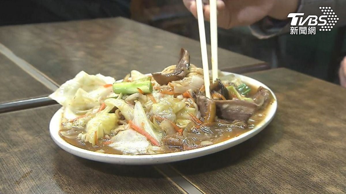炒麵一口「像在吃糖漿」!他見成分表驚喊:台南人很愛?