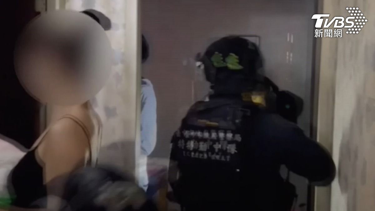 半套店「找辣姊鬆一下」!警埋伏多日當場抓包 9人帶回偵辦