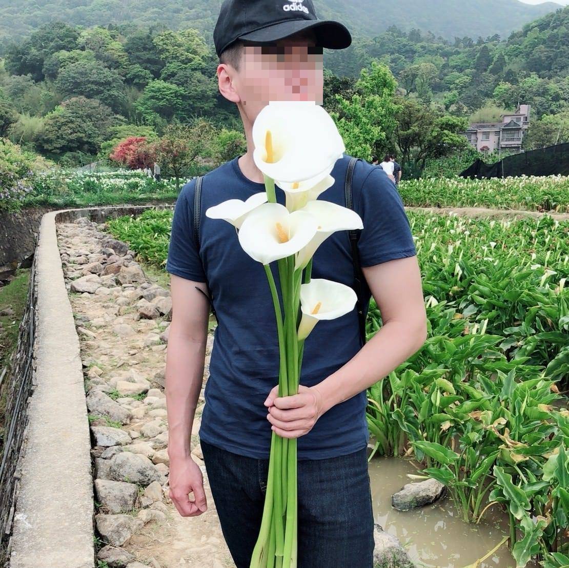 殉職的黃姓員警才結婚4年。(圖/翻攝自黃員臉書)