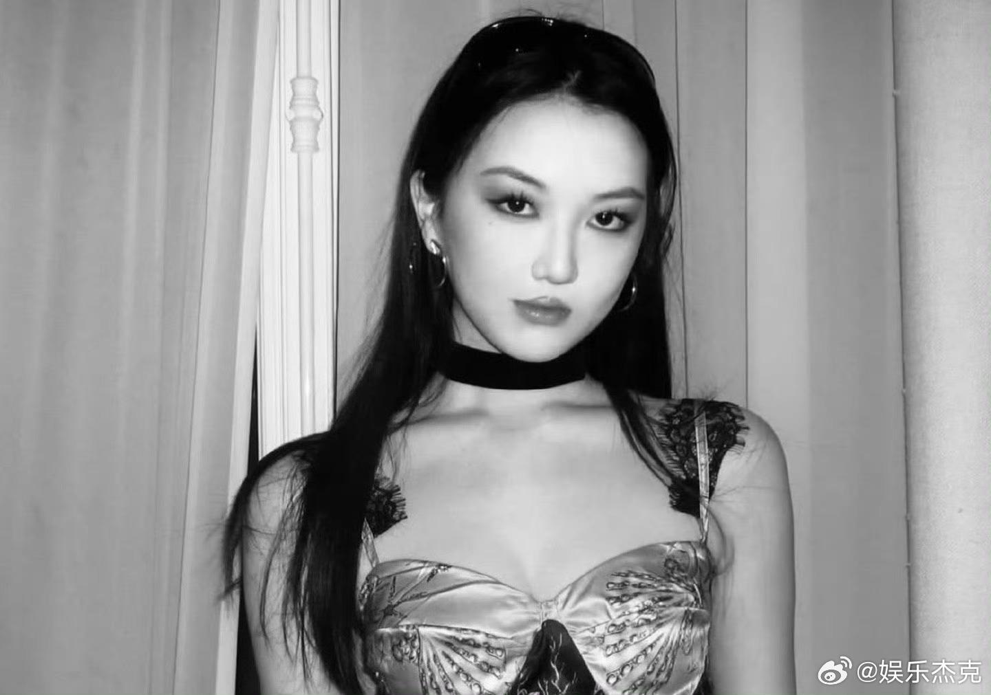 李嫣美貌獲網友大讚。（圖／翻攝自微博）