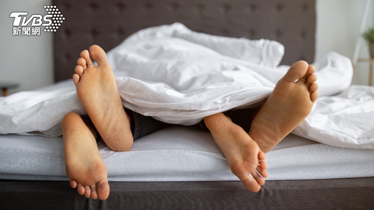 這對夫妻滾床單時,58歲的丈夫竟脫口而出其他女人的名字。(示意圖/達志影像shutterstock)