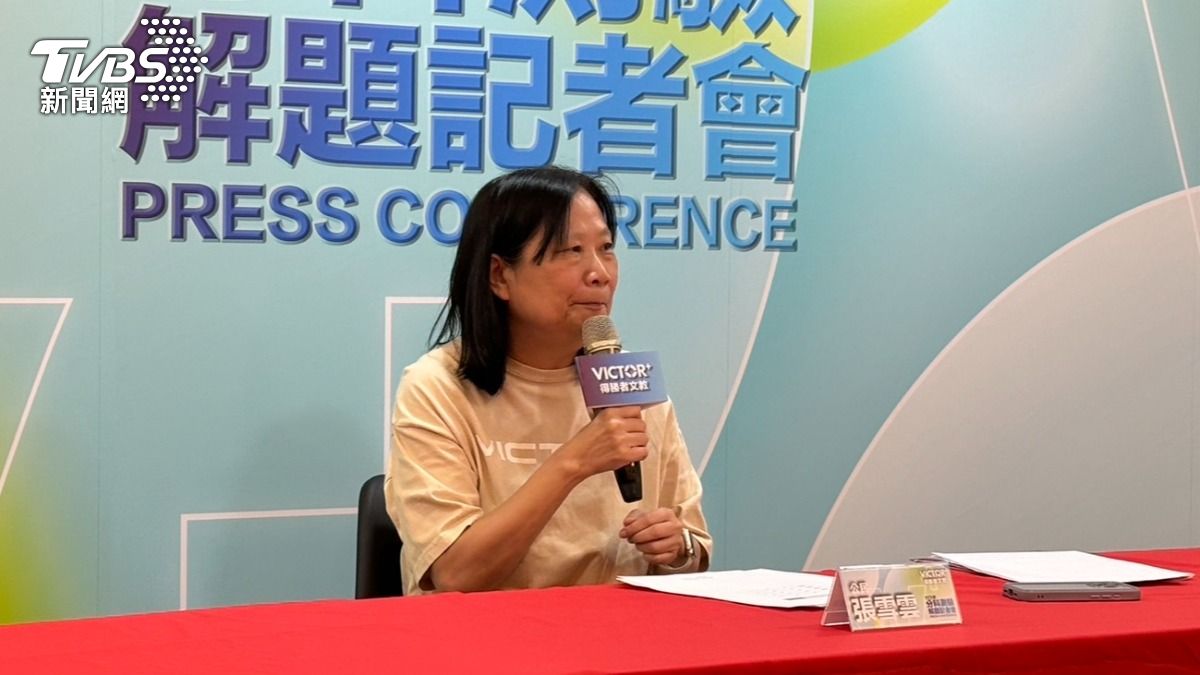 公民老師張雪雲痛批:考題那麼難「不知道出題老師在想什麼」。(圖/記者萬紹安攝)