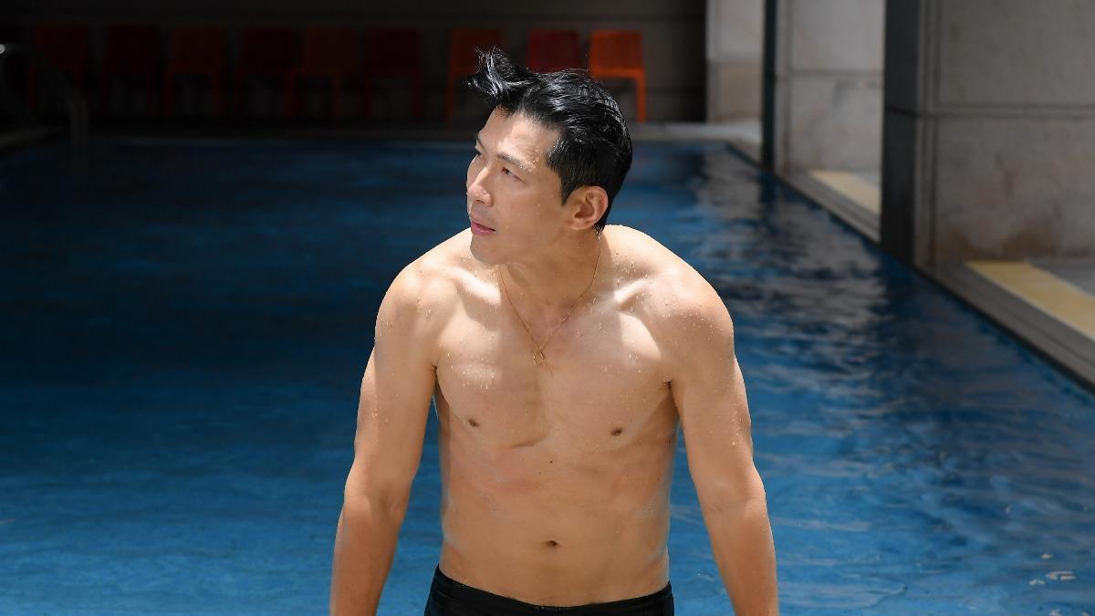 「熟男天花板」黃少祺脫到剩泳褲 魔鬼菜單曝光:吃10天就受不了