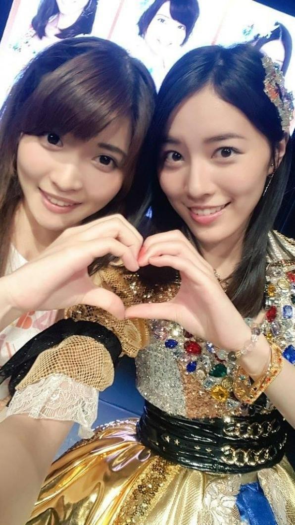 王馨（左）貼出與SKE48松井珠理奈的合照。（圖／翻攝王馨IG）