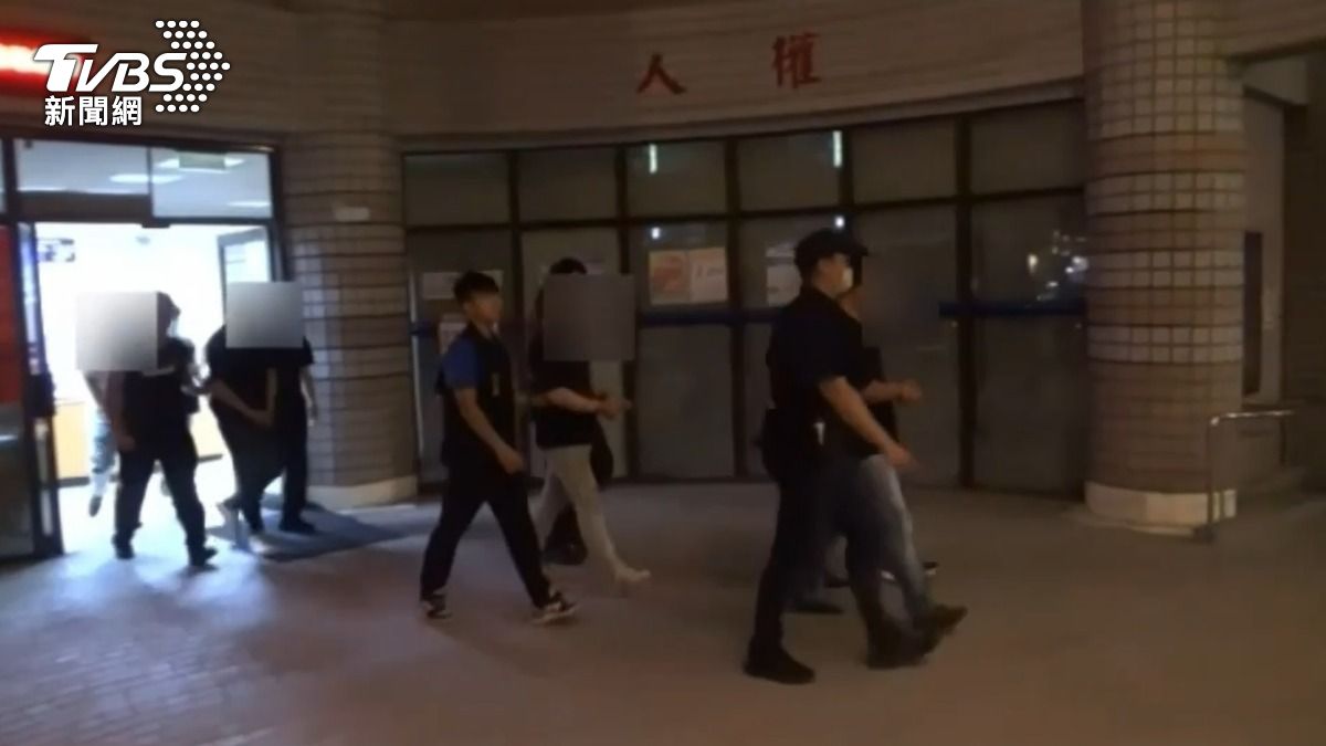 警方將擄人的林男等4人移送法辦。（圖／TVBS）