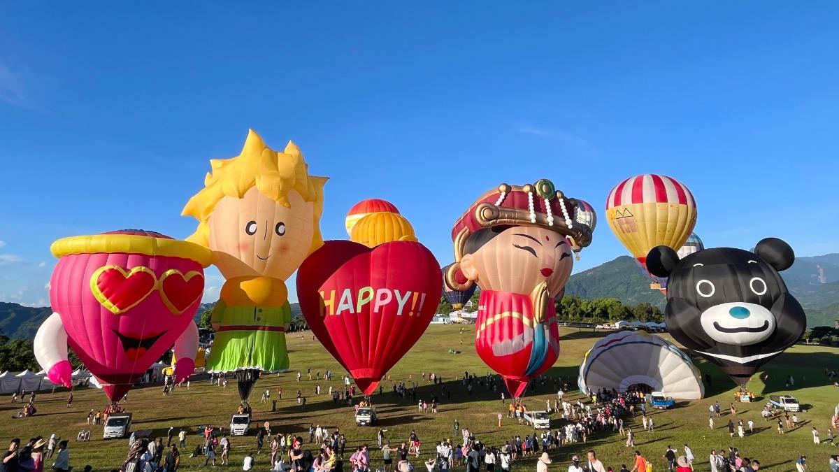 熱氣球嘉年華光雕音樂會炫麗登場 台東太麻里迎絕美曙光