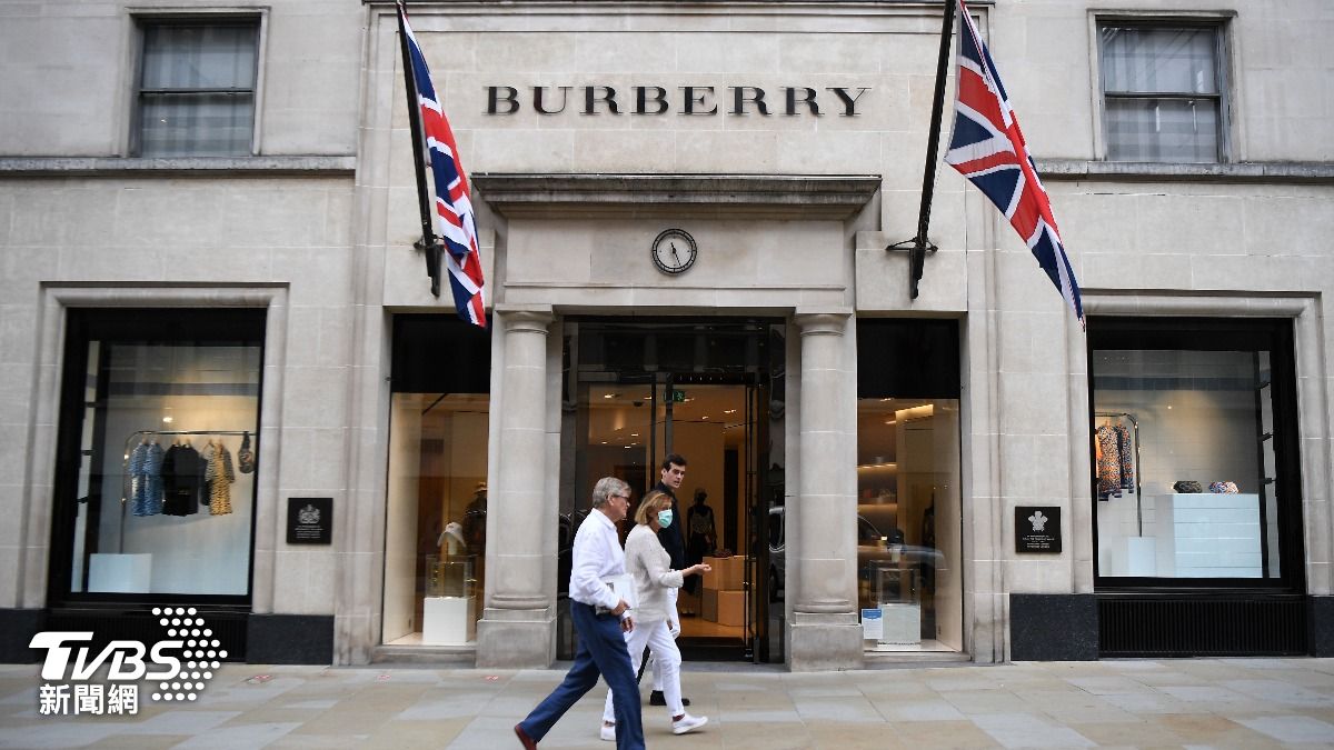 首季銷售下滑又裁員 Burberry執行長下台、股價跌10%