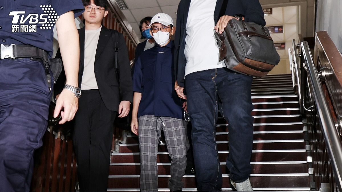 下載未成年性影像案開庭 黃子佼「改口」否認犯罪質疑檢方證據