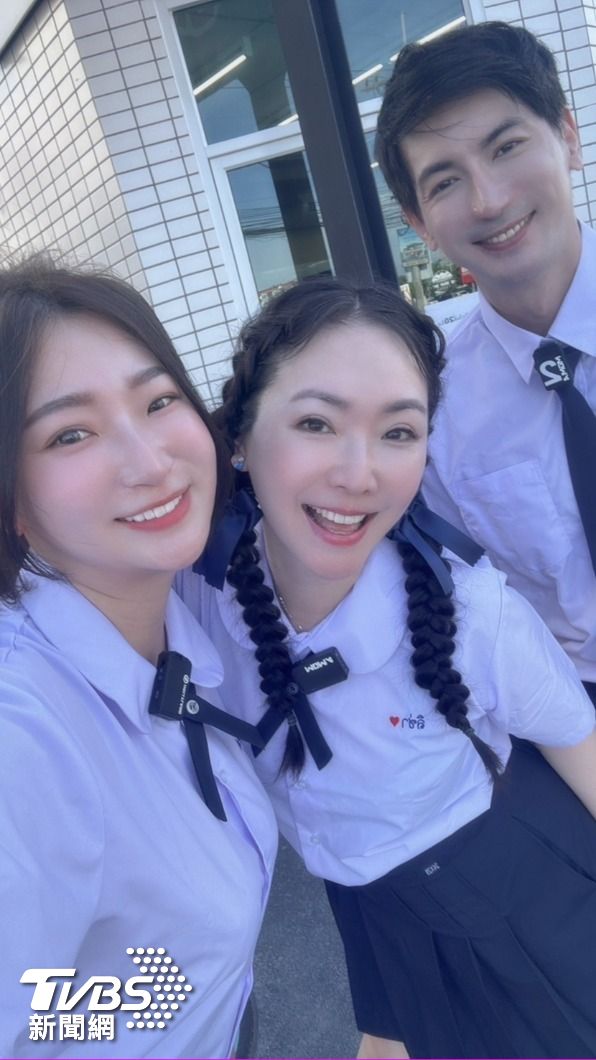 林琮軒(右起)和王俐人到泰國蜜月,從事地產的Grace擔任地陪。(圖/王俐人提供)