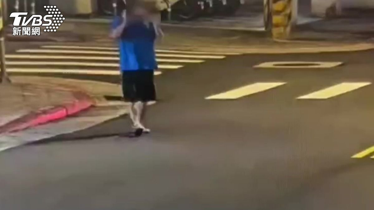 派出所前放煙火!酒醉男還拍手叫好 躺公園遭逮稱:我高興