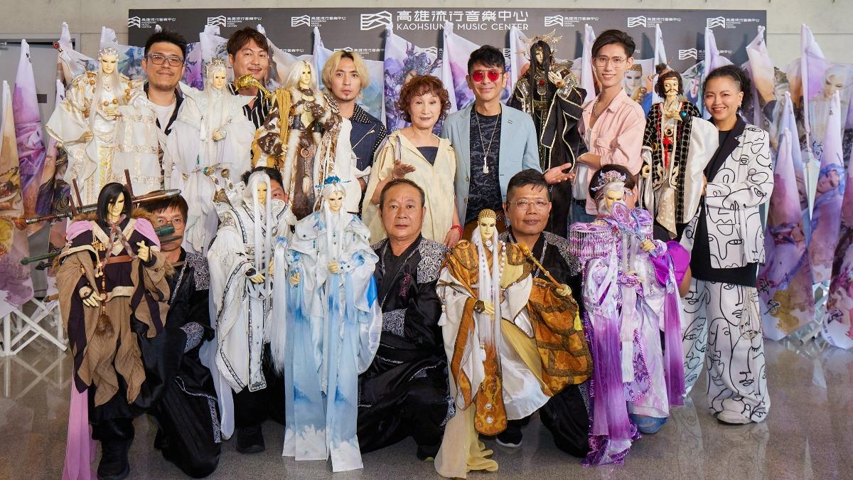 荒山亮和資深唱將西卿等人今為「霹靂盛典」演唱會記者會造勢。(圖/華貴娛樂提供)