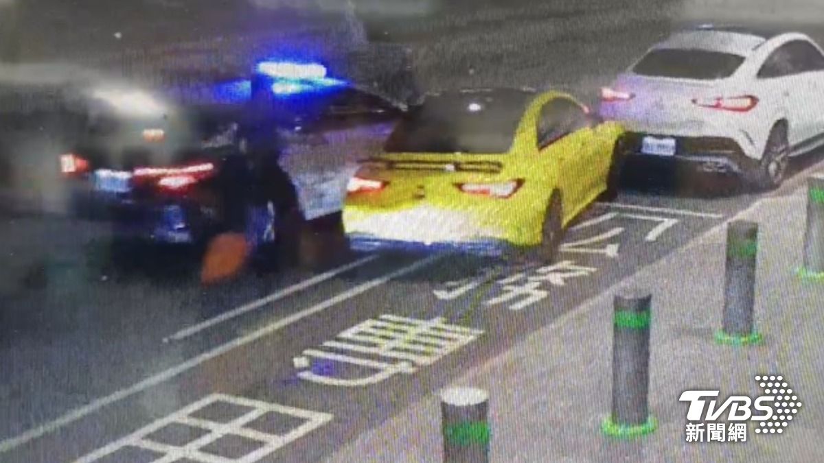 快訊／桃機深夜「驚響13槍」！2度拒檢衝撞警車　歹徒仍在逃