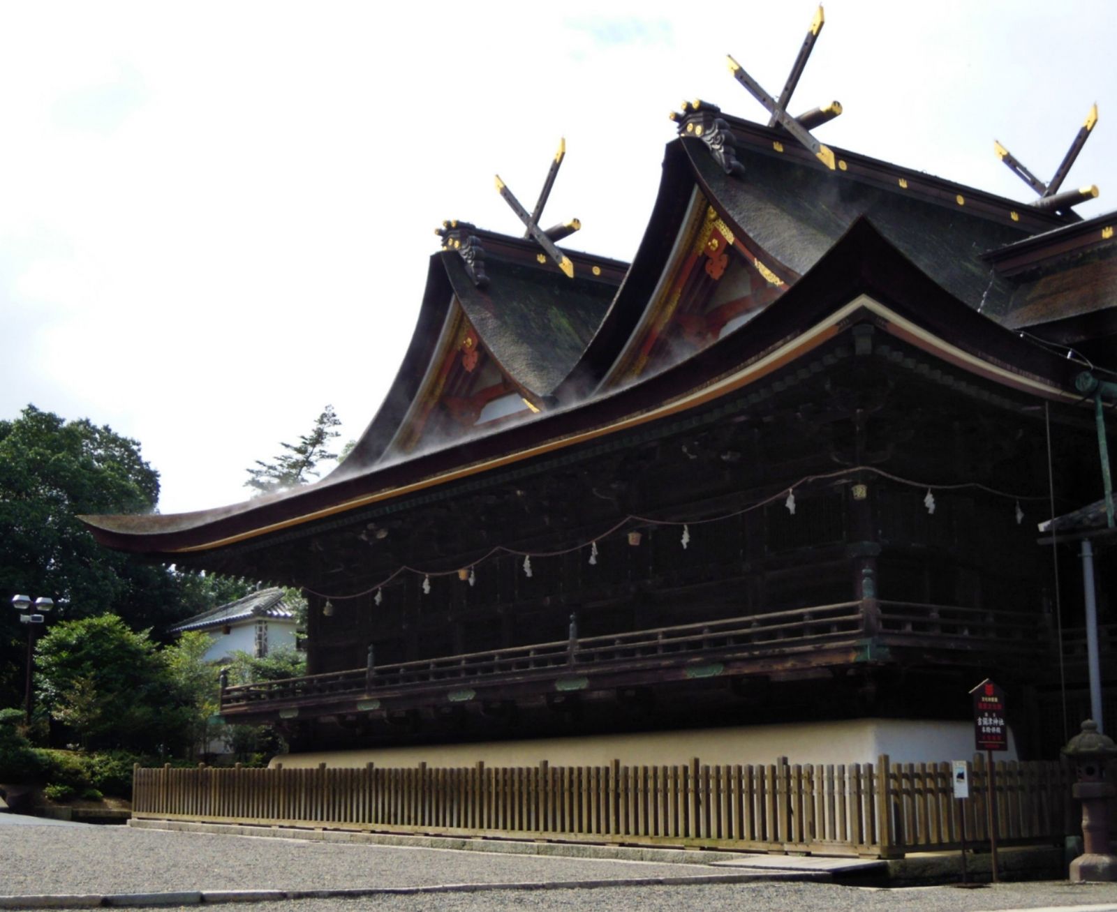 酒店媽媽桑是早稻田學霸 華麗轉身接任奈良知名古寺神職主管