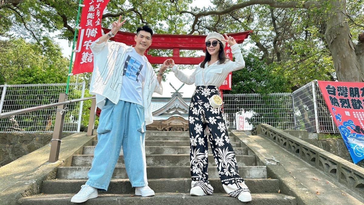 68歲陳美鳳「青森同遊帥男」被拍! 手比愛心認了越來越年輕