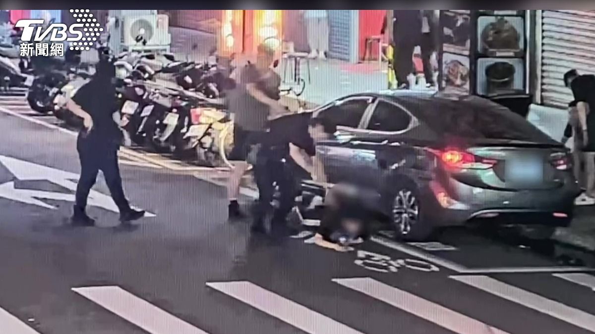 警方循線逮獲涉案嫌犯。(圖/TVBS)