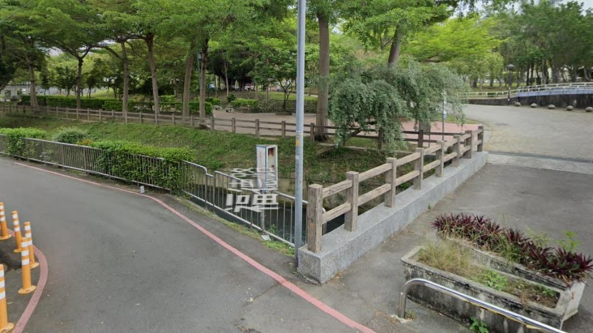 橋上驚見婦人衣物。(圖/翻攝自Google Map)