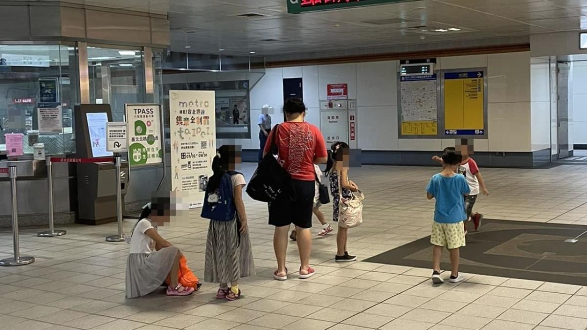神勇阿嬤「暑假1打6」!爸媽們全跪:目測至少兩隻BOSS級