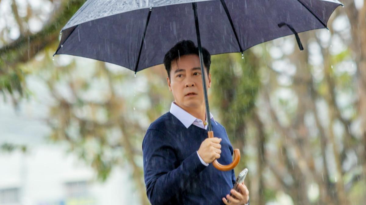 尹昭德劇中是好好先生，為照顧老婆洪小鈴付出全力。（圖／大愛提供）