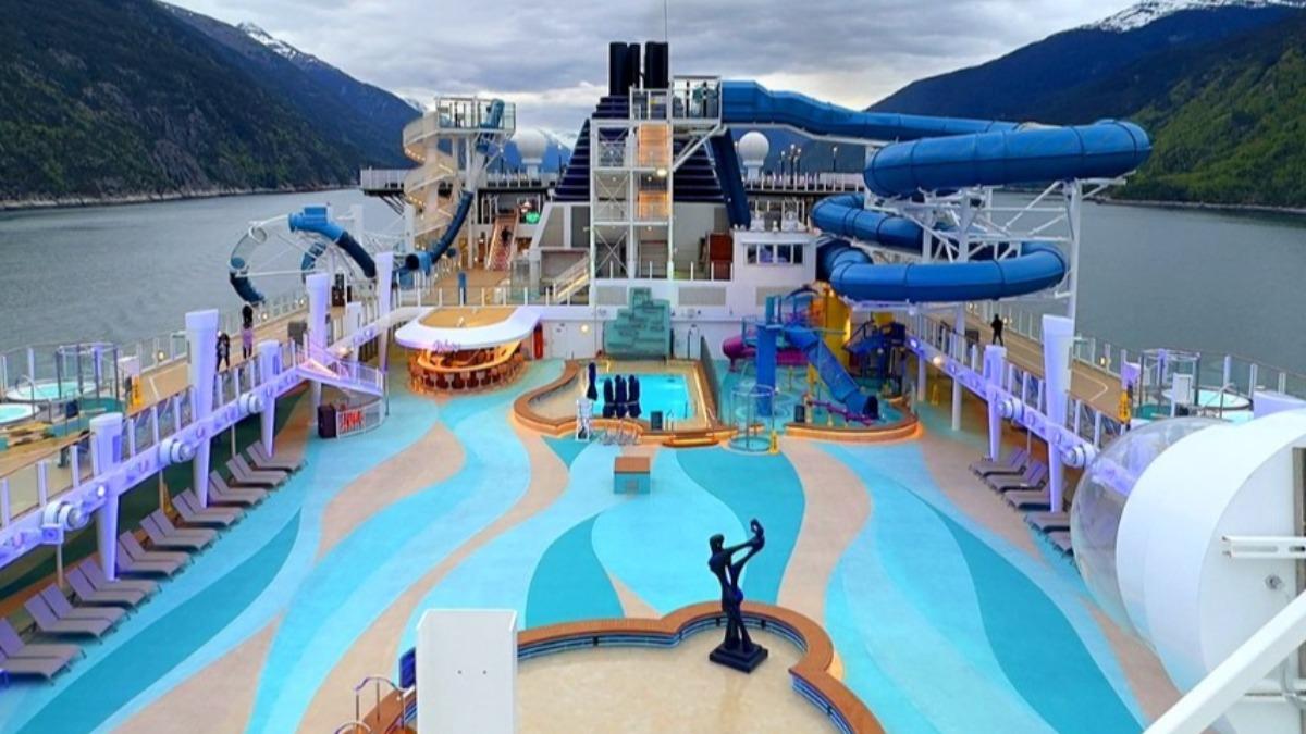 郵輪上有豐富的遊樂設施。(圖/翻攝自 X Norwegian Cruise Line)