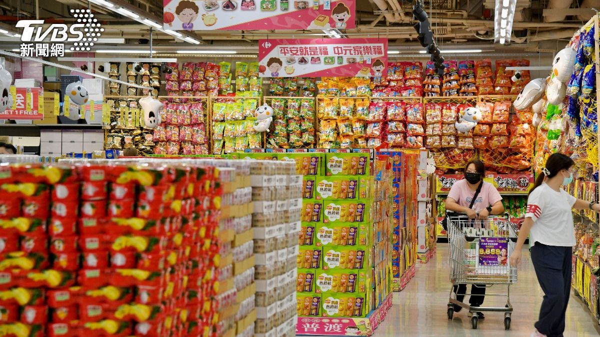 中元大檔開跑！大賣場優惠來了　滿千折百、逾百款買1送1