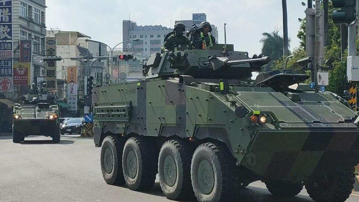 國軍出動雲豹甲車展現國軍防衛打擊力量。（圖／莊全成提供）