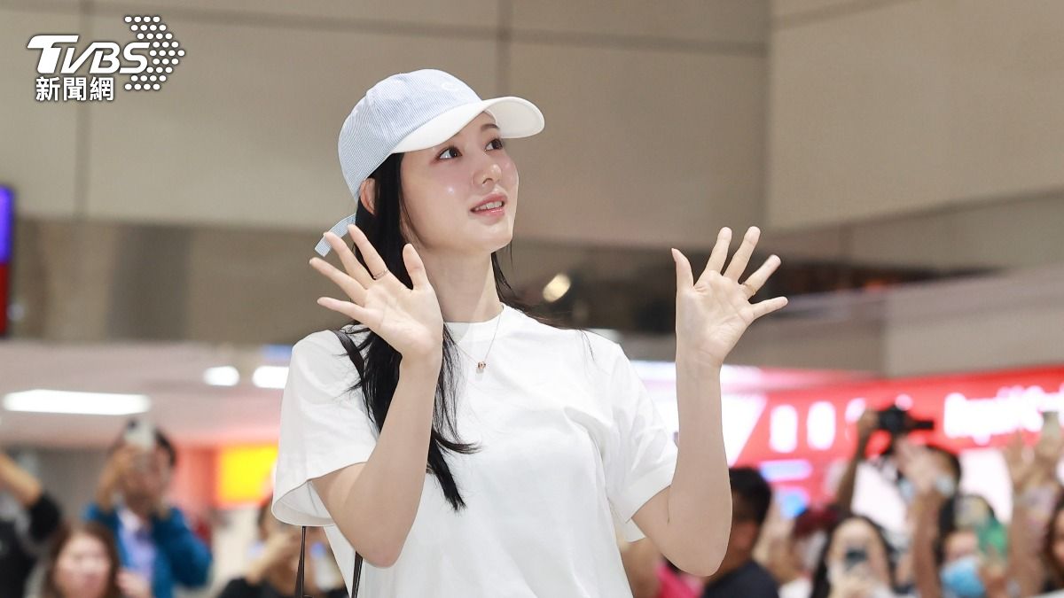 直擊／金智媛來了！真實顏值美出新高度　粉絲擠爆接機大廳