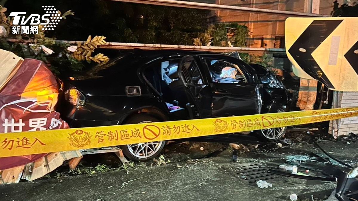 高雄凌晨自撞車禍　副駕越南女「當場無呼吸心跳」