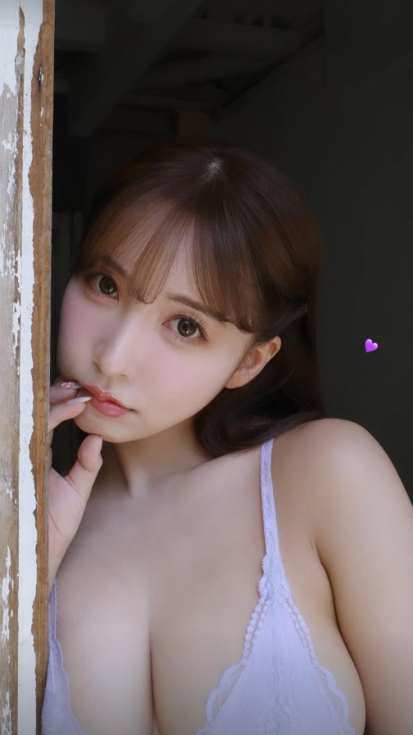 三上悠亞時常分享養眼辣照，曾被不少網友批評引退了「繼續露」，讓她相當無奈。（圖／翻攝自IG）