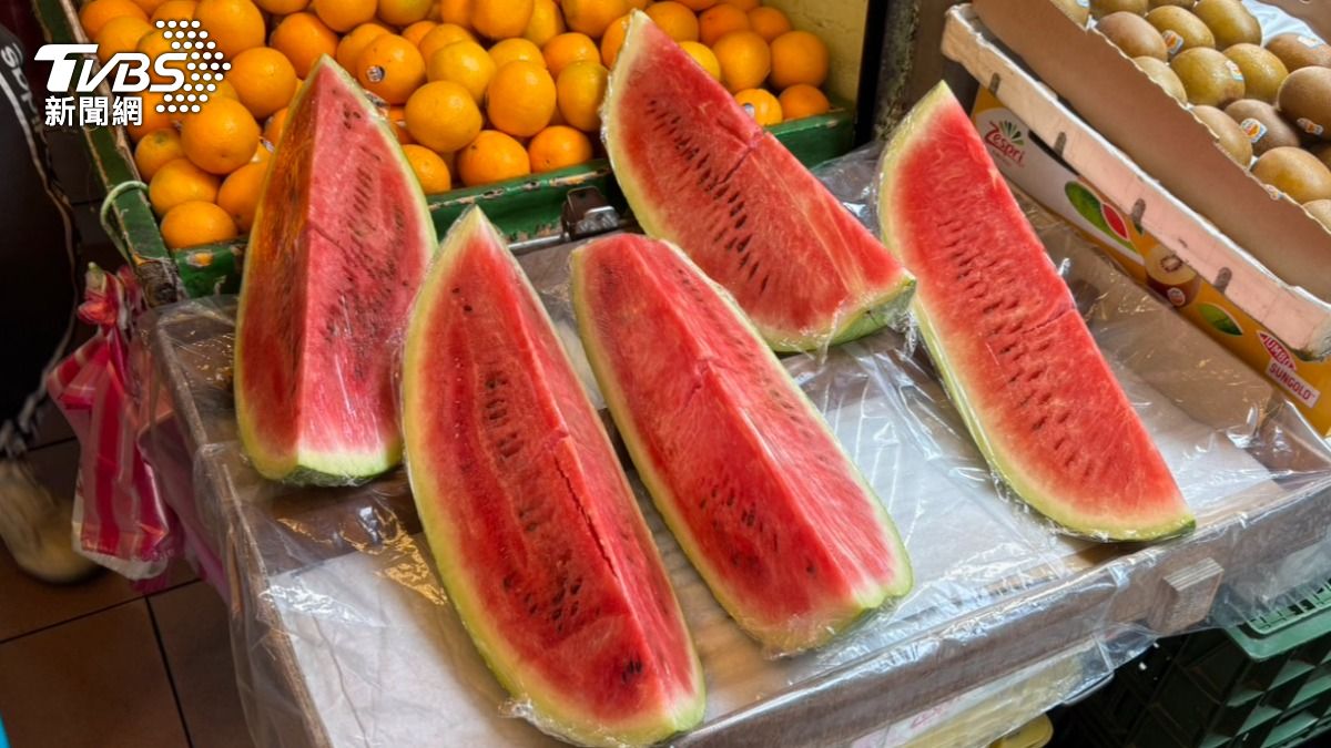 獨/紅肉西瓜零售價飆一斤45元 業者:花蓮西瓜出不來影響量價