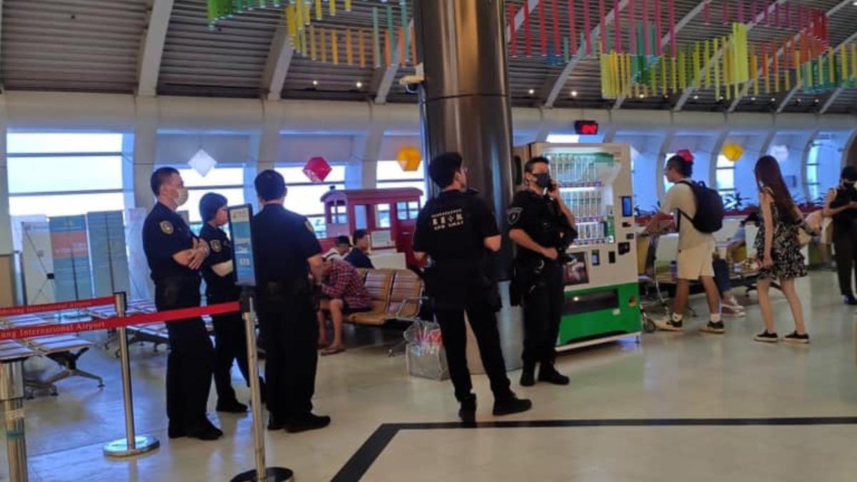 快訊/有帶手榴彈!虎航男乘客「開玩笑」害百人下機安檢延誤