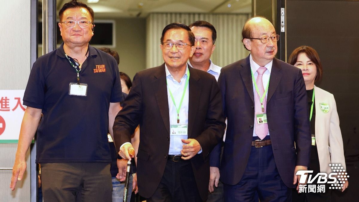 陳水扁低調現身民進黨全代會 「不發一語」投票後離場