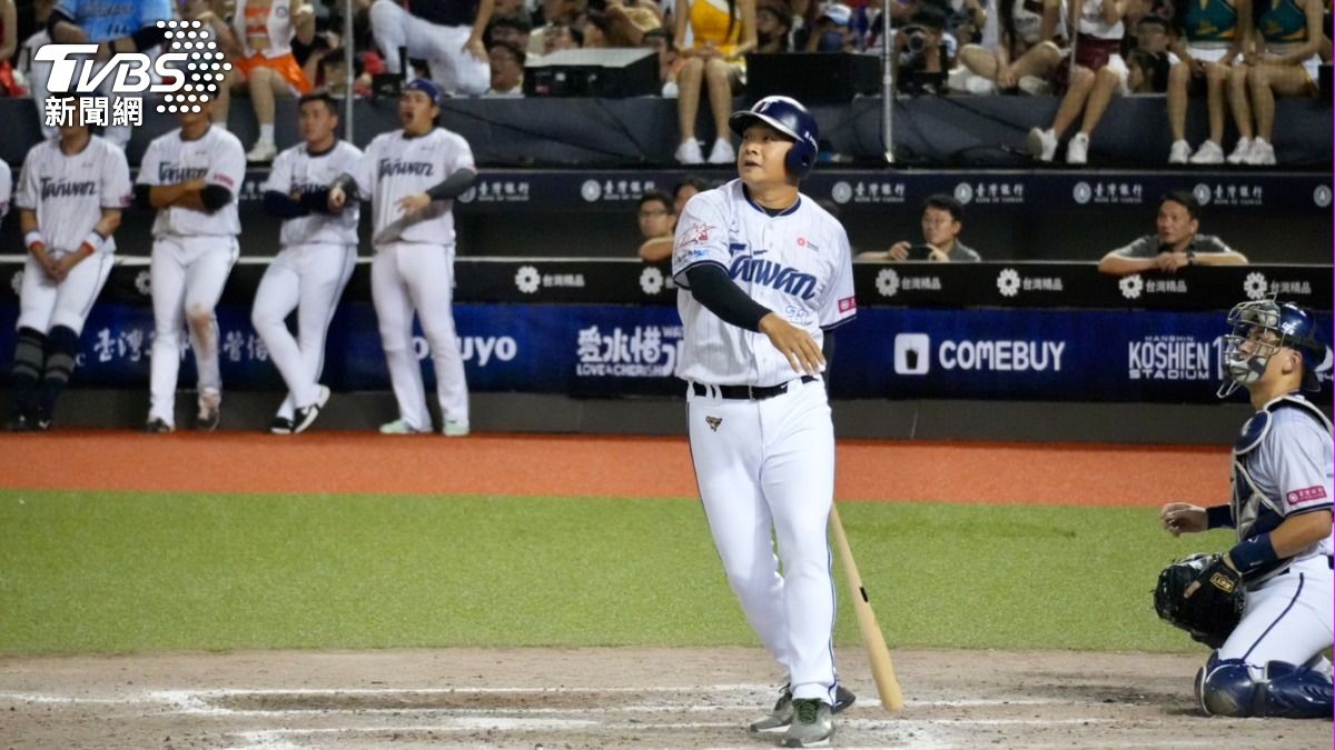 彭政閔二壘安打。(圖/區國強攝)