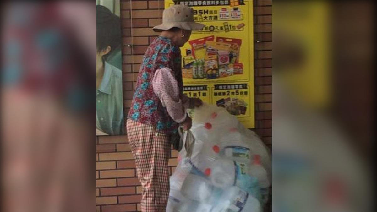 回收嬤撿空罐!男好心請飲料 對方神回7字:尷尬到無地自容