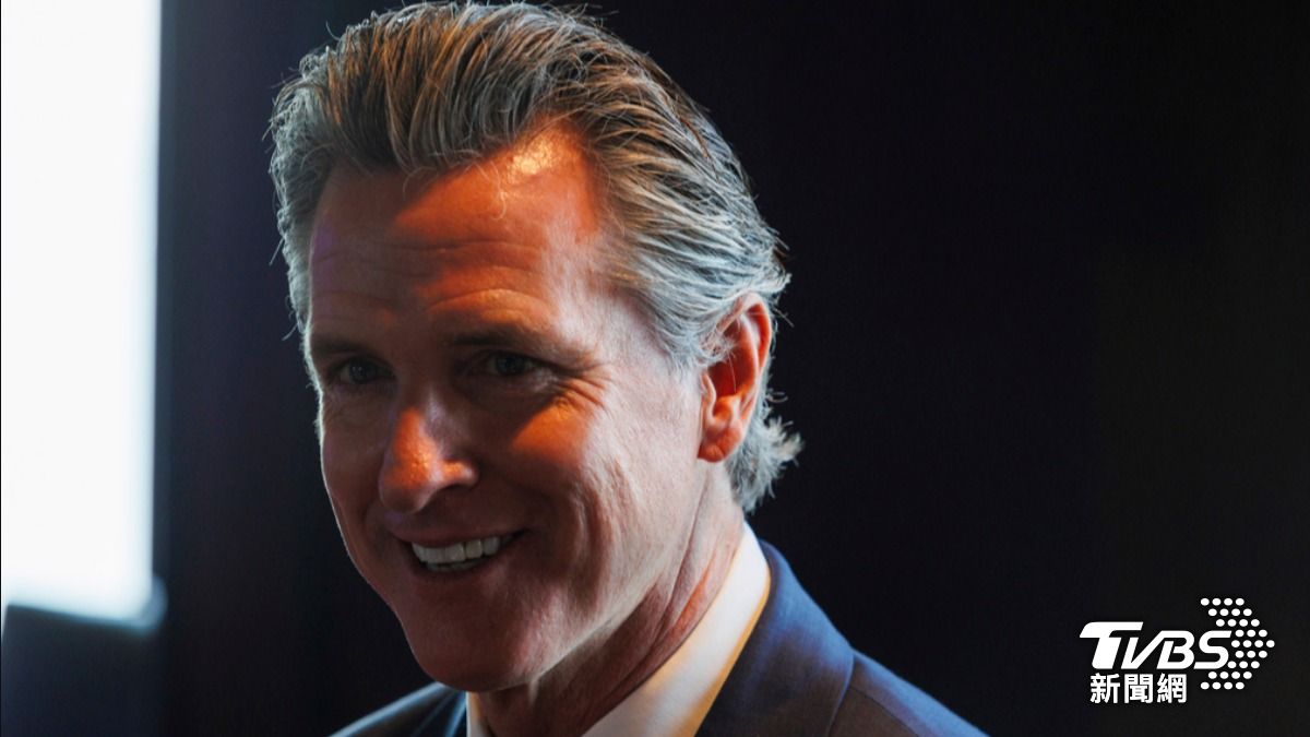 加州州長紐森（Gavin Newsom）56歲，他在加州超過二十年的從政生涯，讓他在全國內享有很高的知名度。 (圖／達志影像美聯社)
