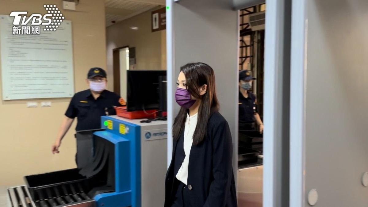 高虹安案「一審有罪即停職?」 網酸:問他就知道結果了