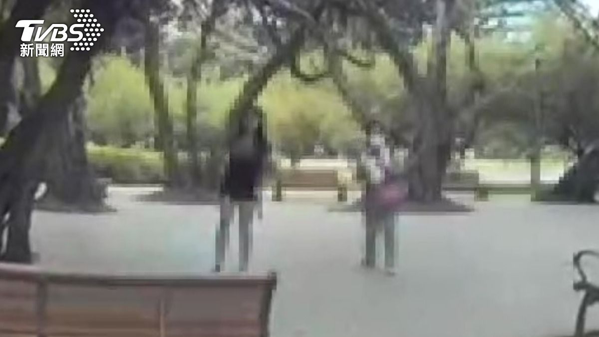 不准女兒穿短裙!北市婦扯髮罵「破X」 被害女:根本不認識