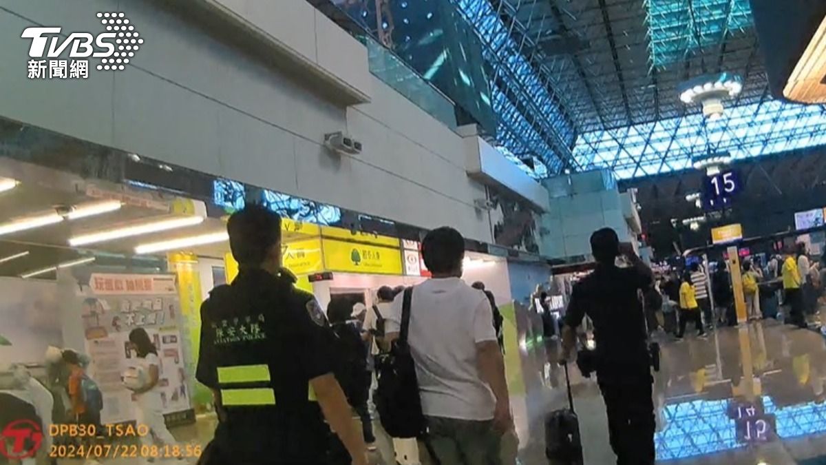 桃機旅客自爆「行李裝手榴彈」。(圖/TVBS)